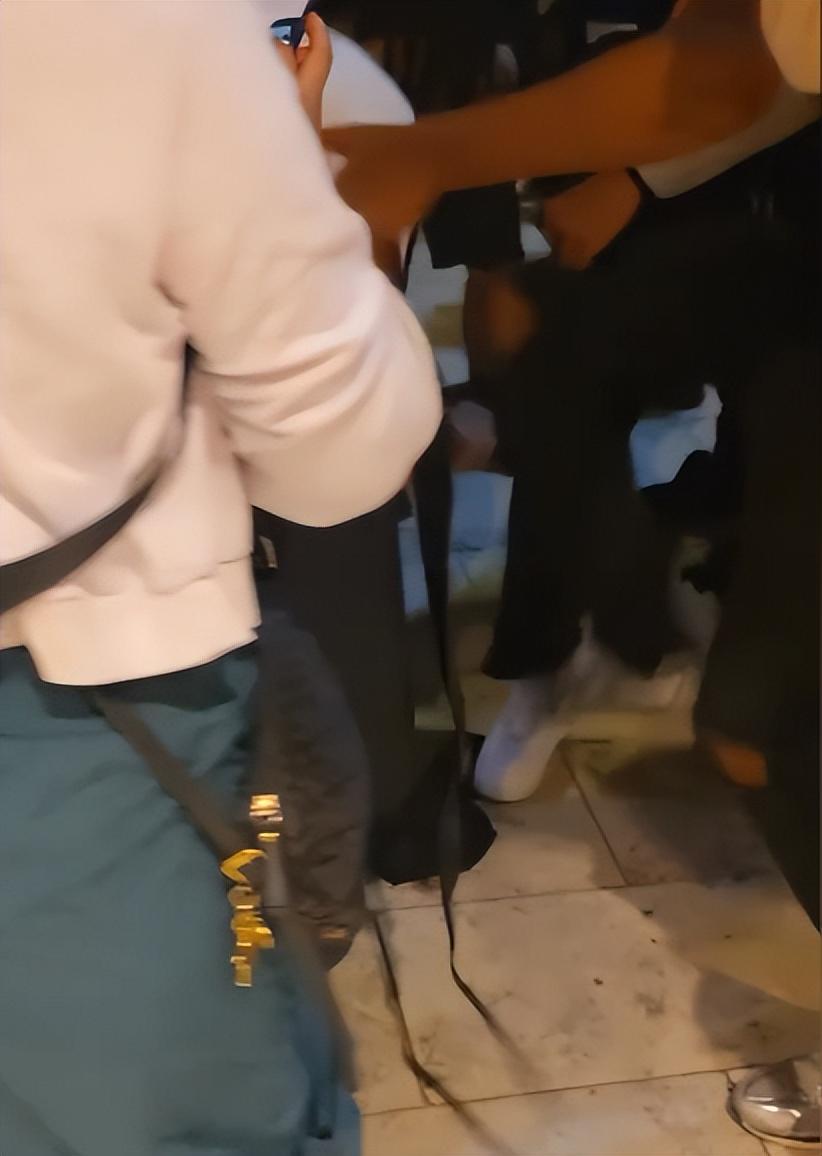 老詹争夺战继续！掘金加入马刺退出 高管：去丹佛搭档那人就对了